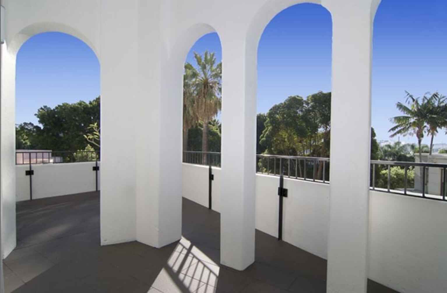 1/4 Loftus Road Darling Point