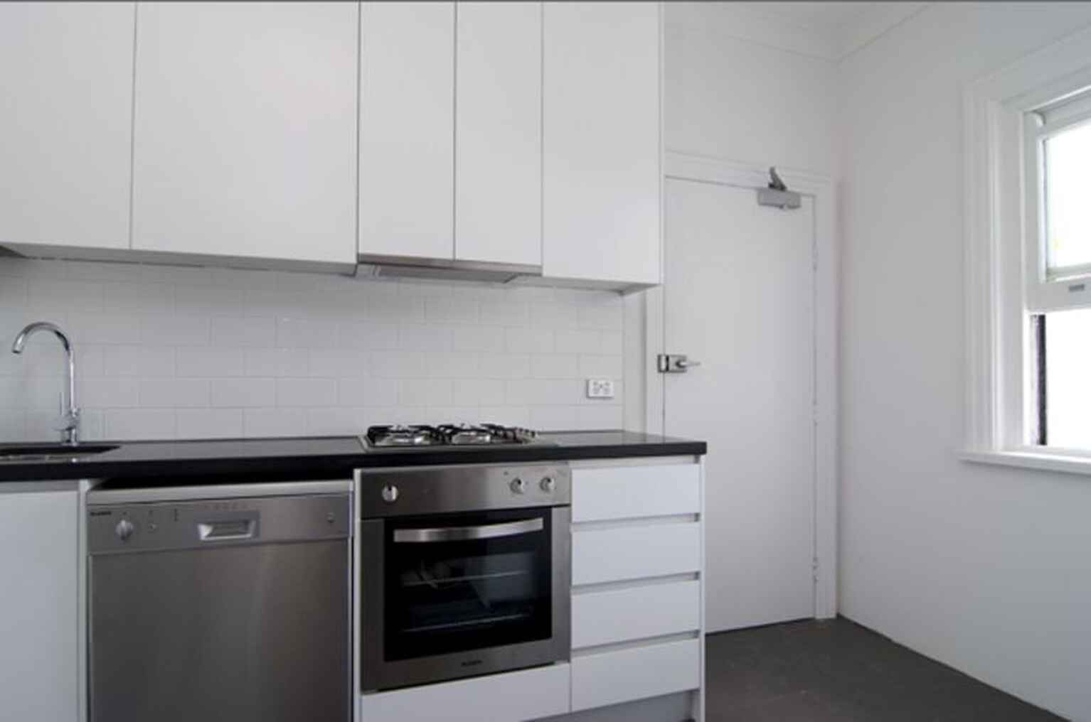 1/4 Loftus Road Darling Point