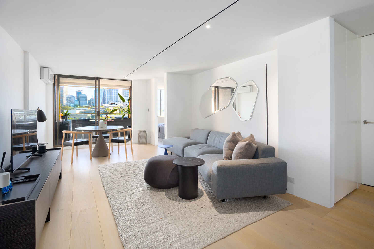 1016/73 Victoria Street Potts Point