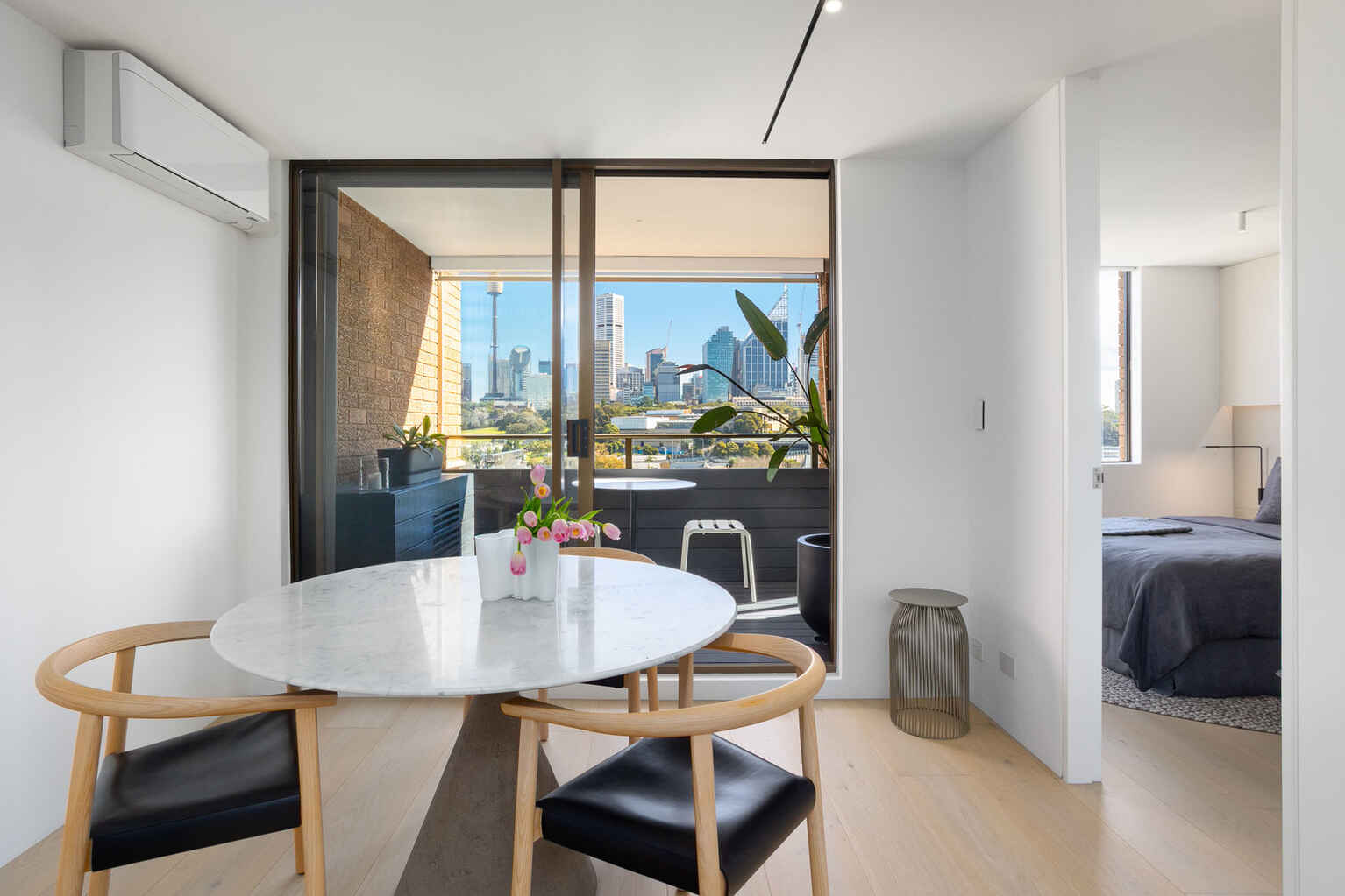 1016/73 Victoria Street Potts Point