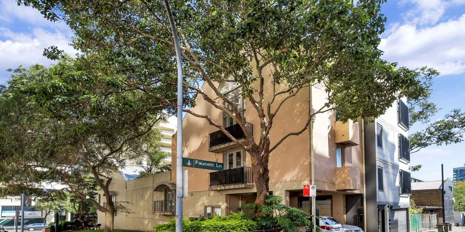 2/1 Robinson Street Woolloomooloo