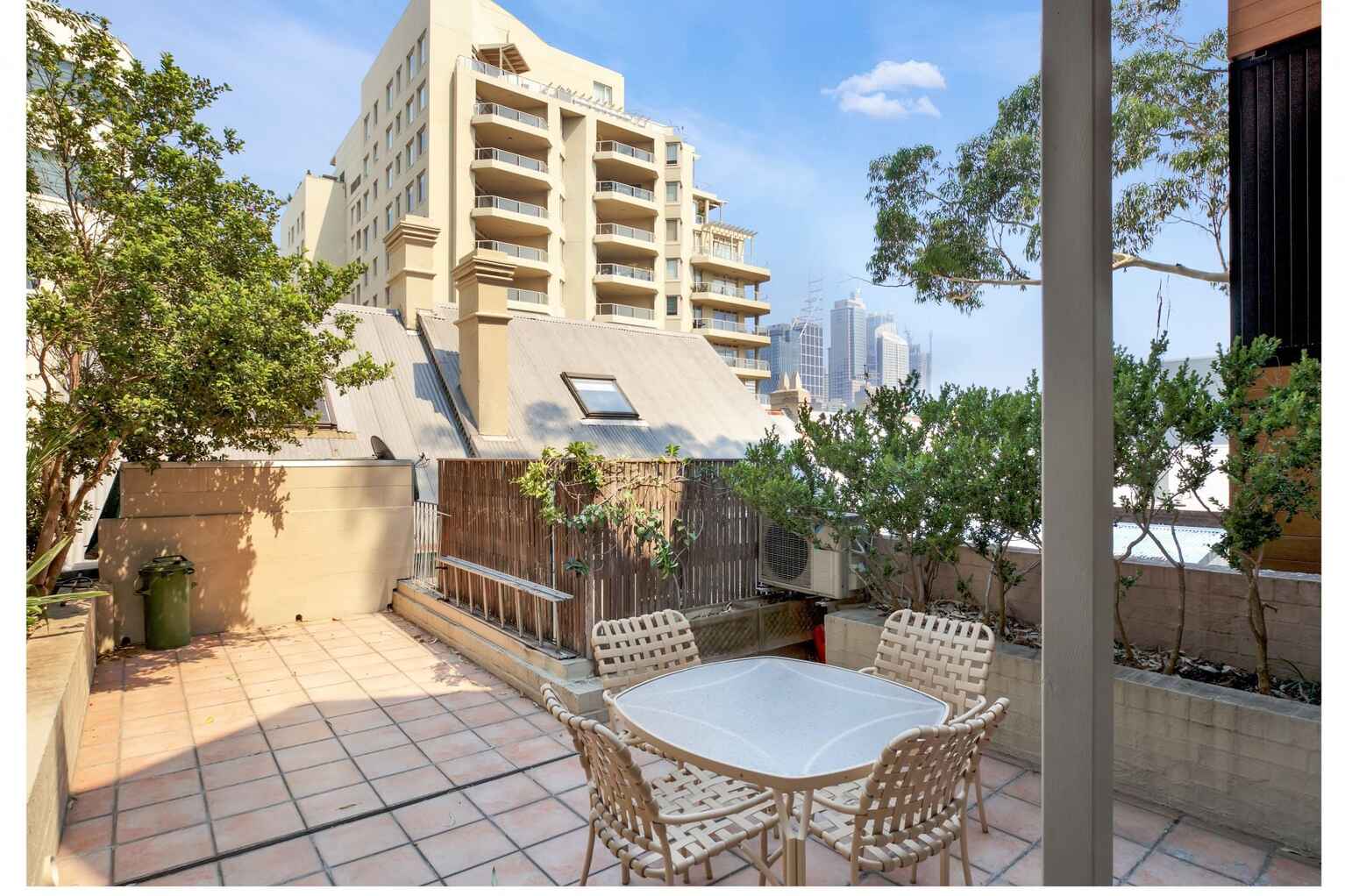 2/1 Robinson Street Woolloomooloo