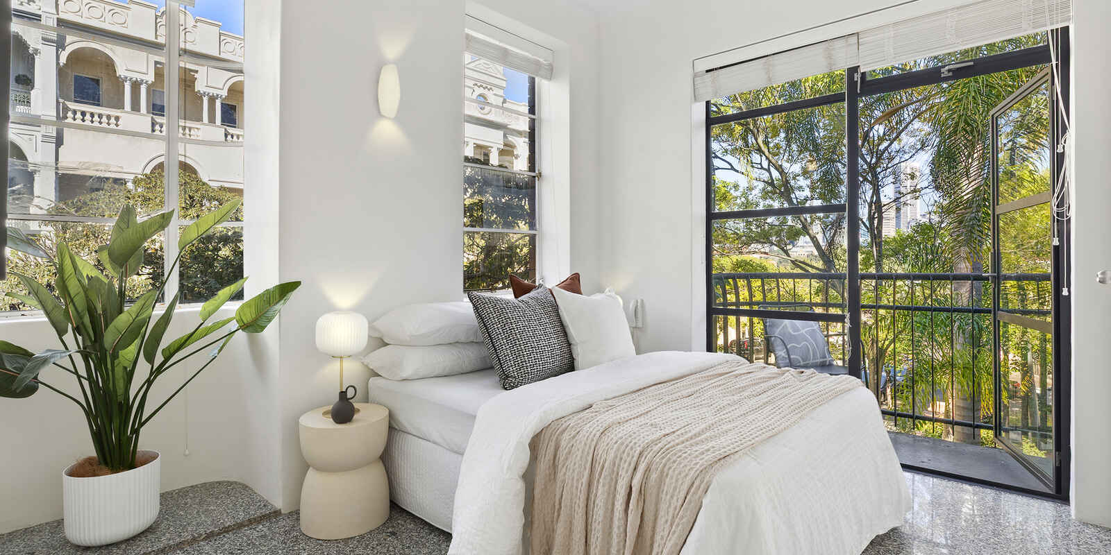 13/10 Challis Avenue Potts Point