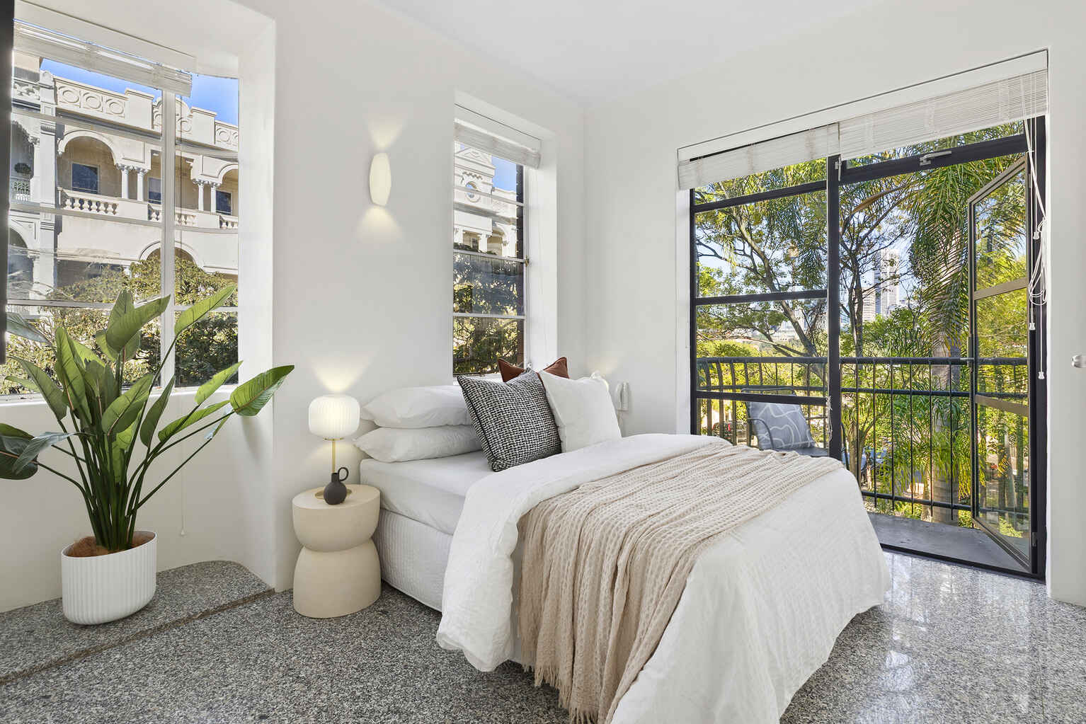 13/10 Challis Avenue Potts Point