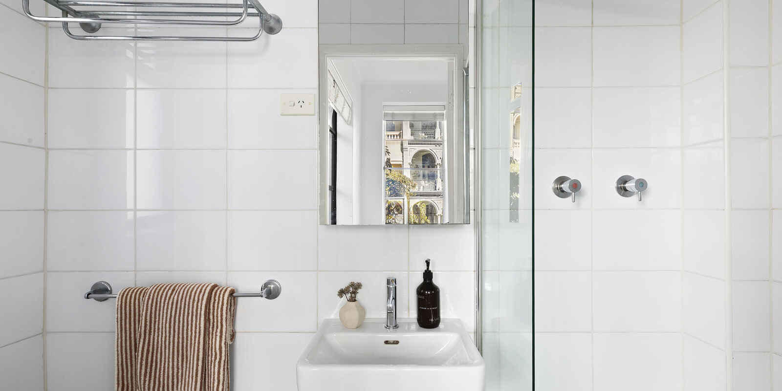 13/10 Challis Avenue Potts Point
